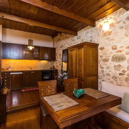 Venetian Rimondi Fountain Mansion - Built In 1626 Rethymno (Crete)