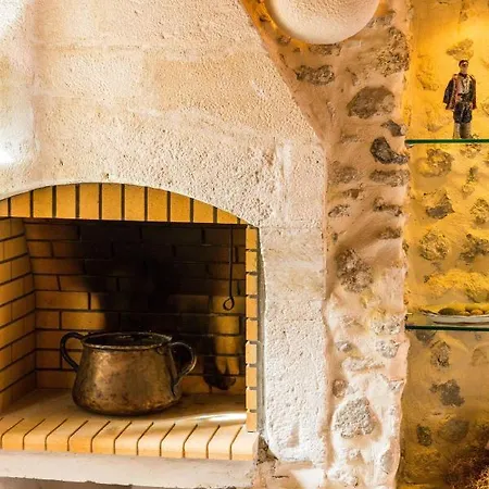 Venetian Rimondi Fountain Mansion - Built In 1626 Rethymno