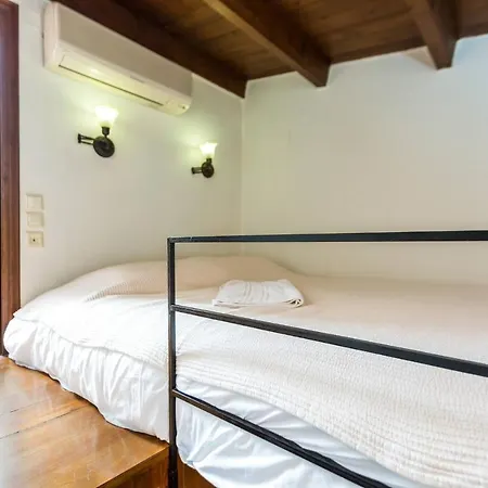 Venetian Rimondi Fountain Mansion - Built In 1626 Rethymno