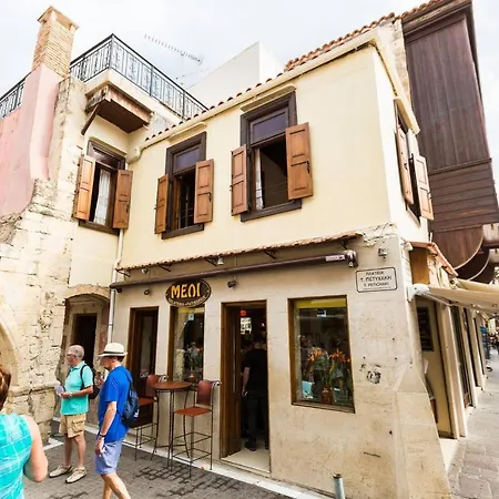 Venetian Rimondi Fountain Mansion - Built In 1626