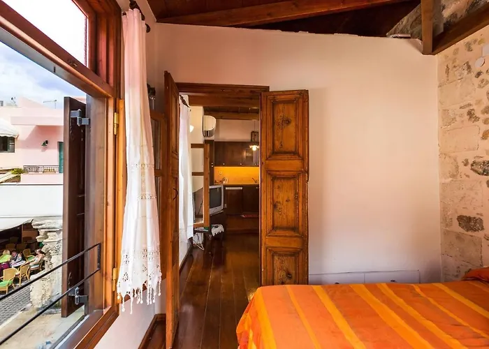 Venetian Rimondi Fountain Mansion - Built In 1626 Rethimno