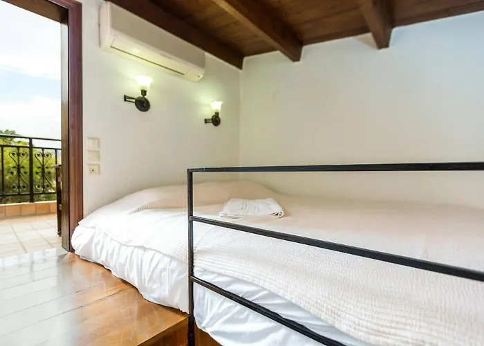 Venetian Rimondi Fountain Mansion - Built In 1626 Rethimno