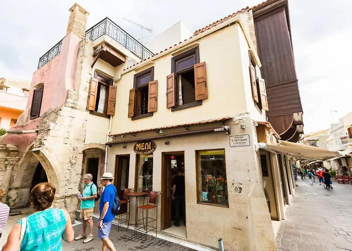 Venetian Rimondi Fountain Mansion - Built In 1626