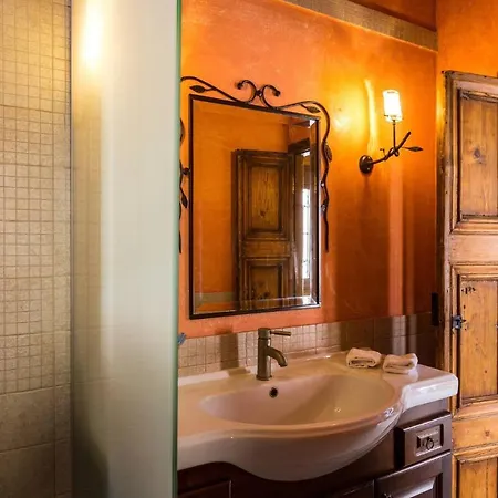 Апартаменты Venetian Rimondi Fountain Mansion Built In 1626 *